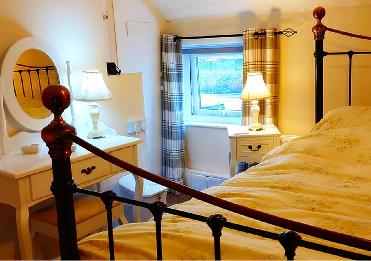 Romantic Lakeside Cottage By The Beach! With Super Cosy Log Burner! The Perfect Escape To Your Home From Home By The Sea! So Relaxing - You Won'T Want To Leave! Pet Friendly! مابليتورب المظهر الخارجي الصورة