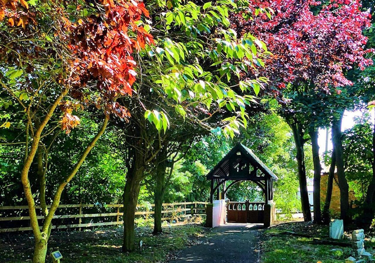 Romantic Lakeside Cottage By The Beach! With Super Cosy Log Burner! The Perfect Escape To Your Home From Home By The Sea! So Relaxing - You Won'T Want To Leave! Pet Friendly! مابليتورب المظهر الخارجي الصورة