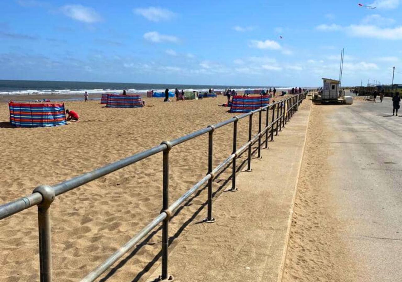 Romantic Lakeside Cottage By The Beach! With Super Cosy Log Burner! The Perfect Escape To Your Home From Home By The Sea! So Relaxing - You Won'T Want To Leave! Pet Friendly! مابليتورب المظهر الخارجي الصورة