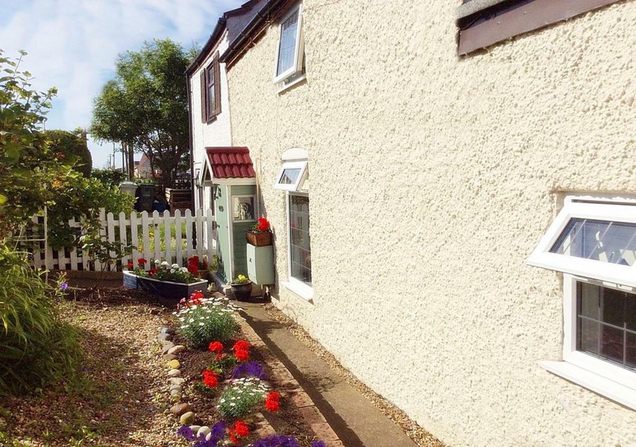 Romantic Lakeside Cottage By The Beach! With Super Cosy Log Burner! The Perfect Escape To Your Home From Home By The Sea! So Relaxing - You Won'T Want To Leave! Pet Friendly! مابليتورب المظهر الخارجي الصورة