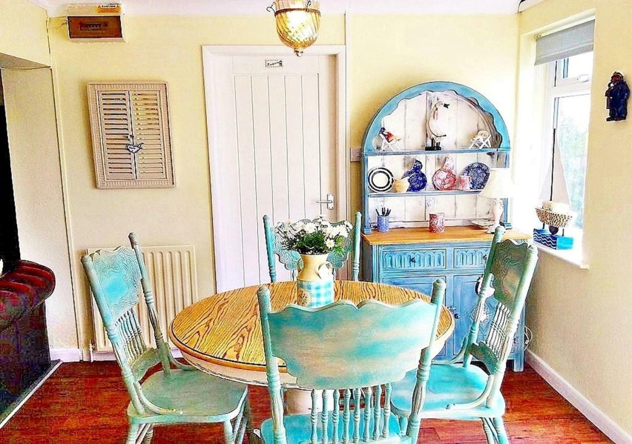 Romantic Lakeside Cottage By The Beach! With Super Cosy Log Burner! The Perfect Escape To Your Home From Home By The Sea! So Relaxing - You Won'T Want To Leave! Pet Friendly! مابليتورب المظهر الخارجي الصورة